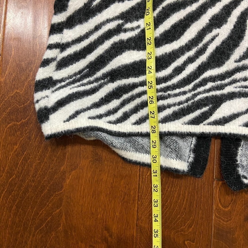 89th + Madison Buttonless Cardigan Zebra Black Striped Plus Women's Size 2XL - Picture 7 of 9
